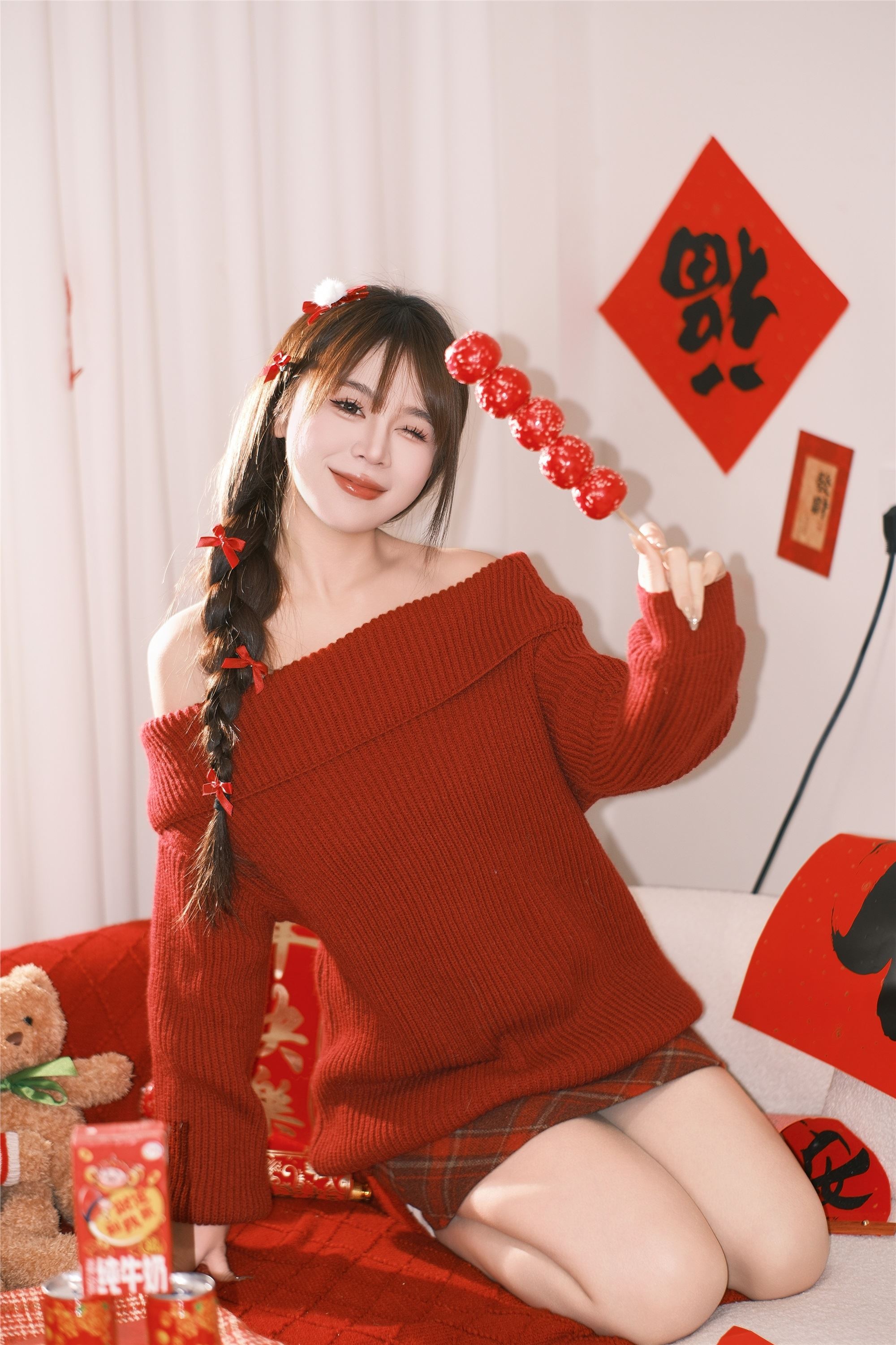 YITUYU艺图语 2025.02.05 居家拍新年照 泡芙小方